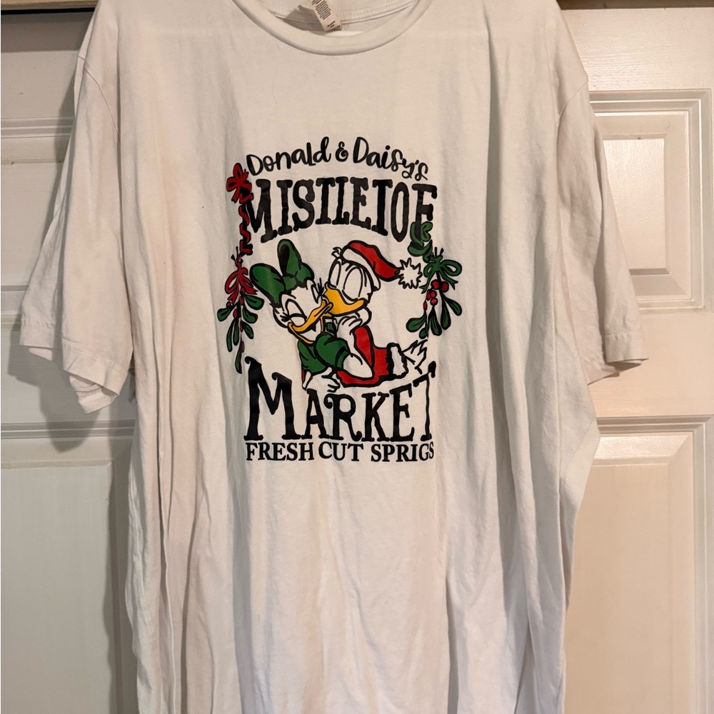 Disney White Donald & Daisy Graphic Tee